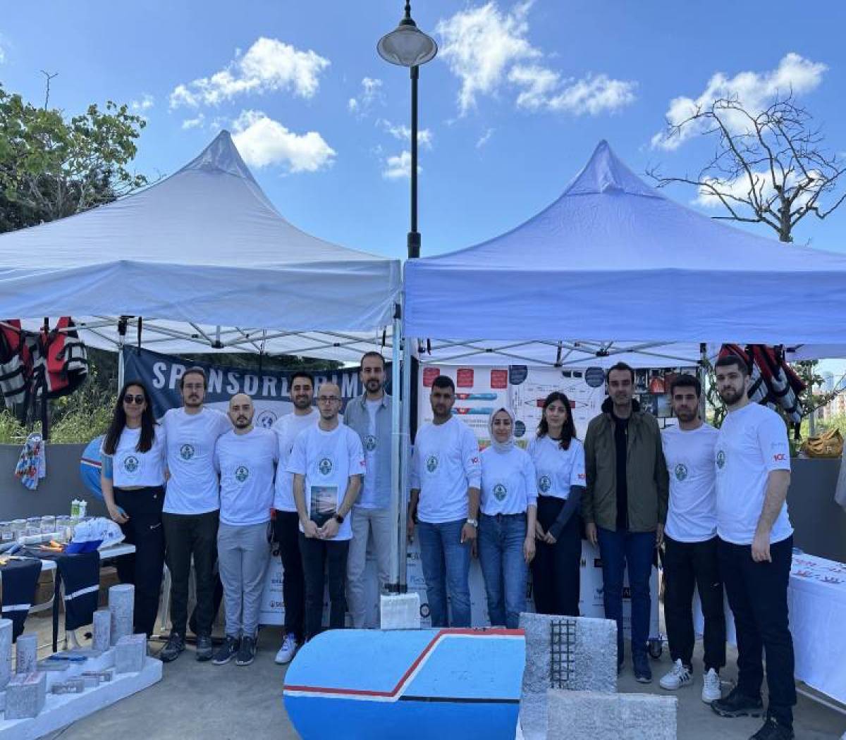 Amerika’da “Concrete Canoe Competition” olarak ASCE tarafından yapılan ve Türkiye ayağını İstanbul Teknik Üniversitesinin üstlendiği “Beton Kano Yarışmasında” Sakarya Üniversitesi İnşaat Mühendisliği Topluluğu Beton Kano Takımı Türkiye 1.liği başarısı elde etmiş ve bizleri gururlandırmıştır.